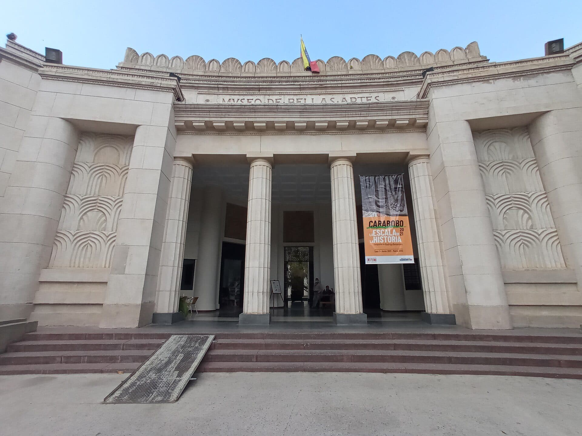 Columned main entrance of the Museo de Bellas Artes in Caracas